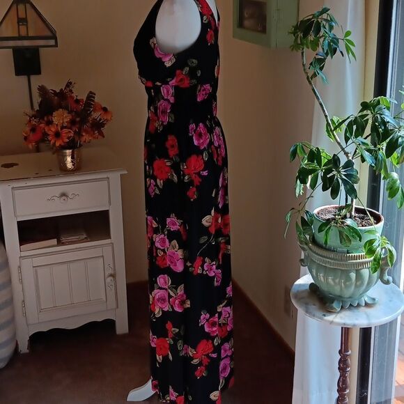 Epilogue Dark Floral Maxi - Picture 7 of 11